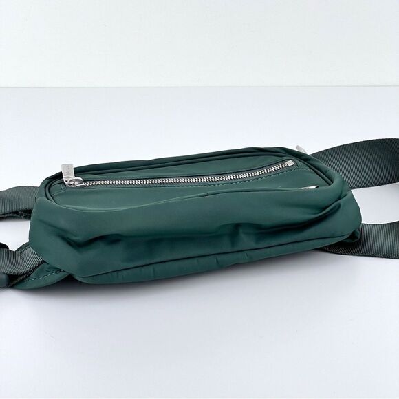 Lululemon Wunderlust Belt Bag - Picture 5 of 10